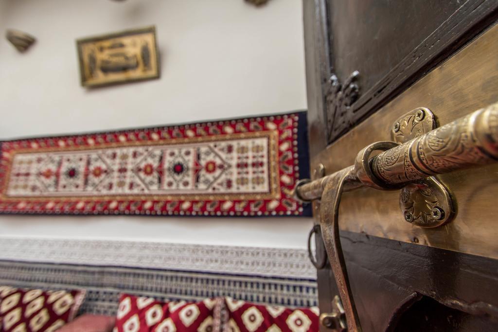 Riad Taha เฟส ภายนอก รูปภาพ