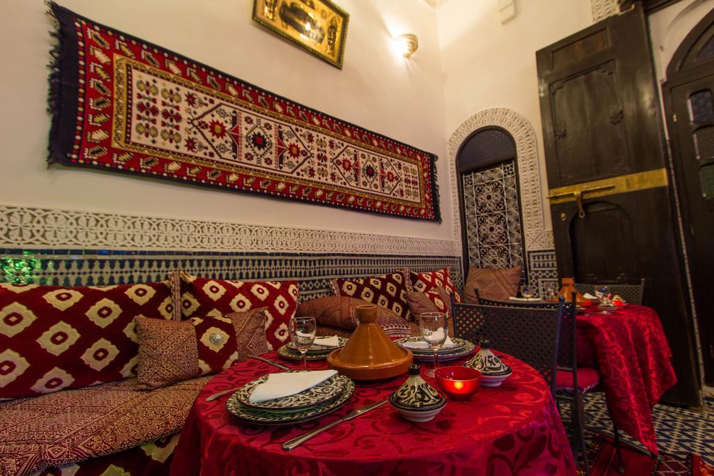 Riad Taha เฟส ภายนอก รูปภาพ