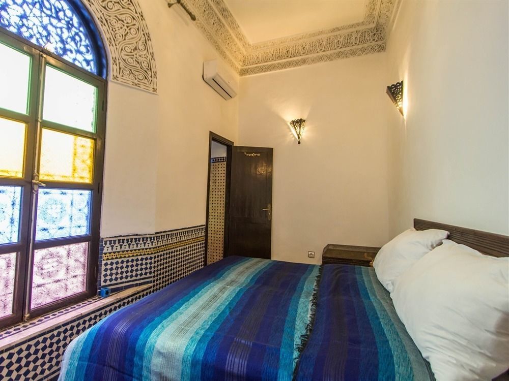 Riad Taha เฟส ภายนอก รูปภาพ