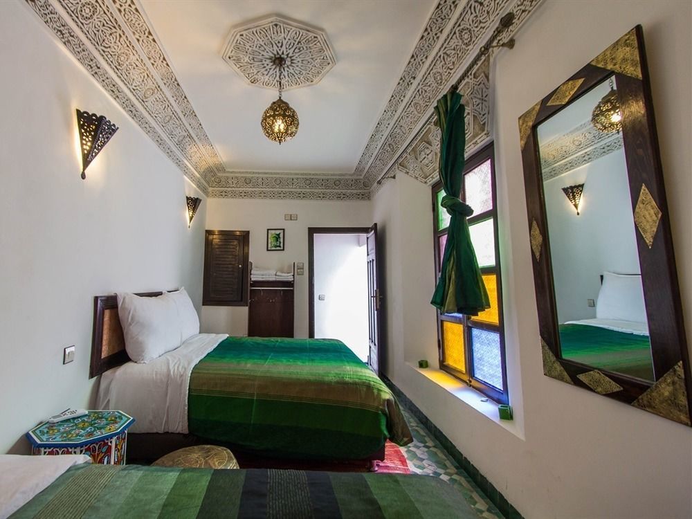 Riad Taha เฟส ภายนอก รูปภาพ
