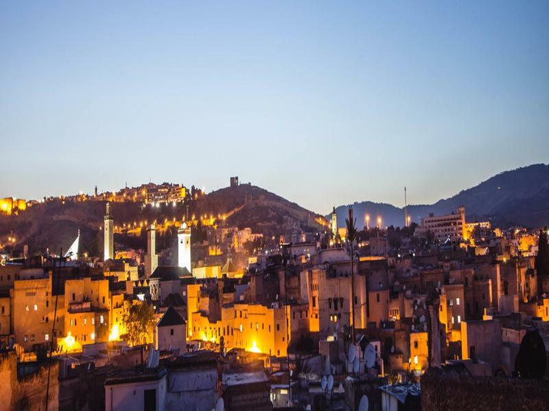 Riad Taha เฟส ภายนอก รูปภาพ