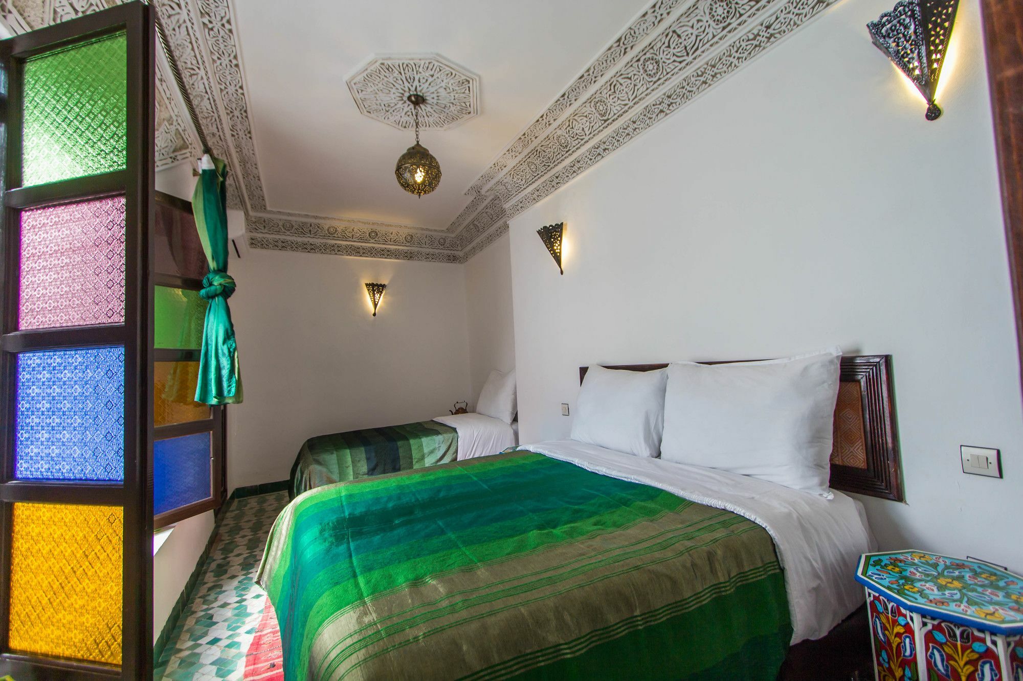 Riad Taha เฟส ภายนอก รูปภาพ
