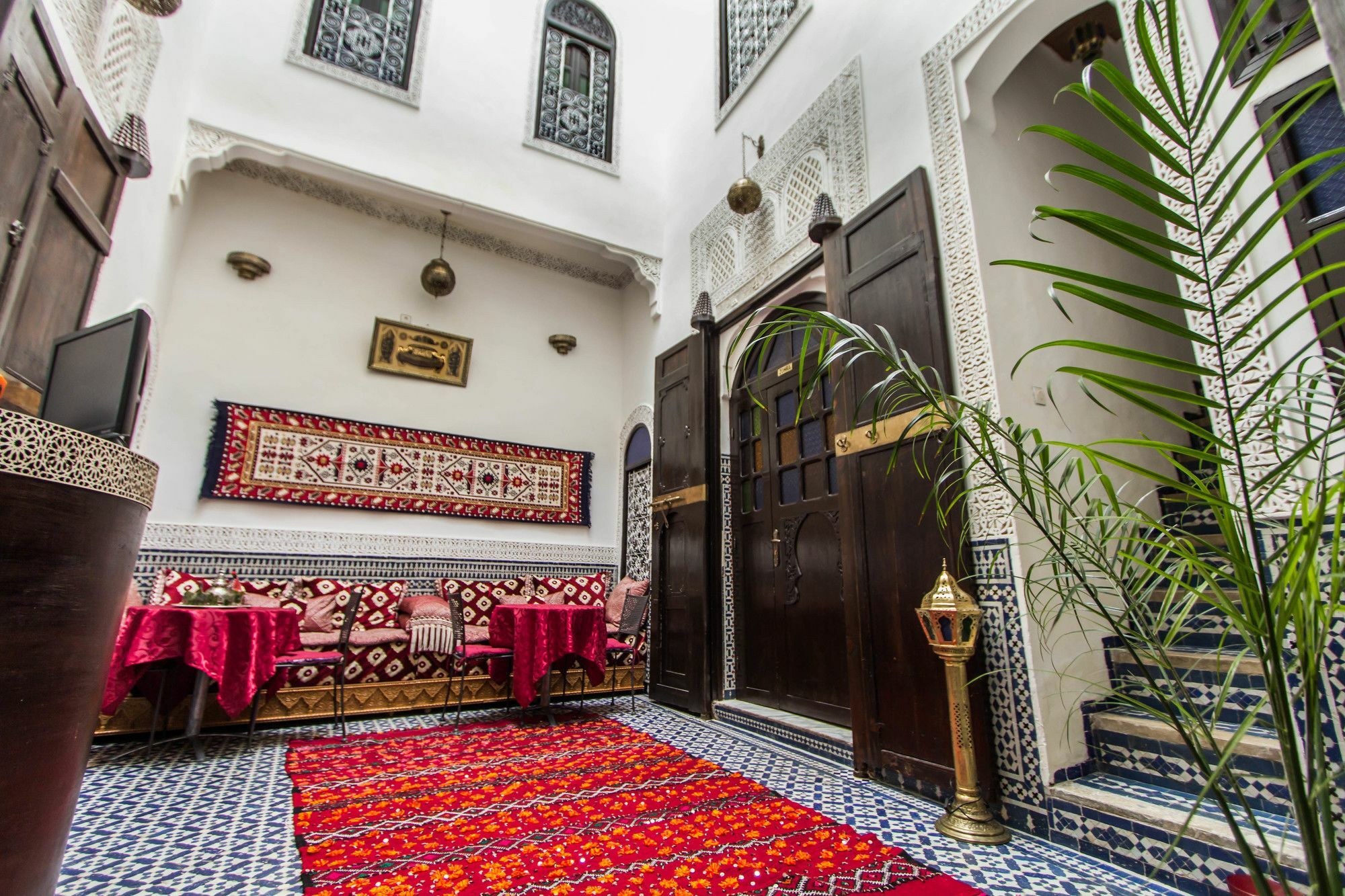 Riad Taha เฟส ภายนอก รูปภาพ