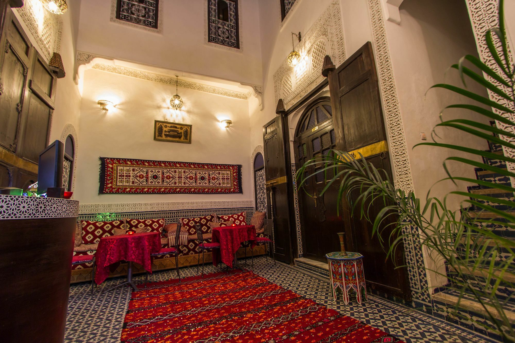 Riad Taha เฟส ภายนอก รูปภาพ