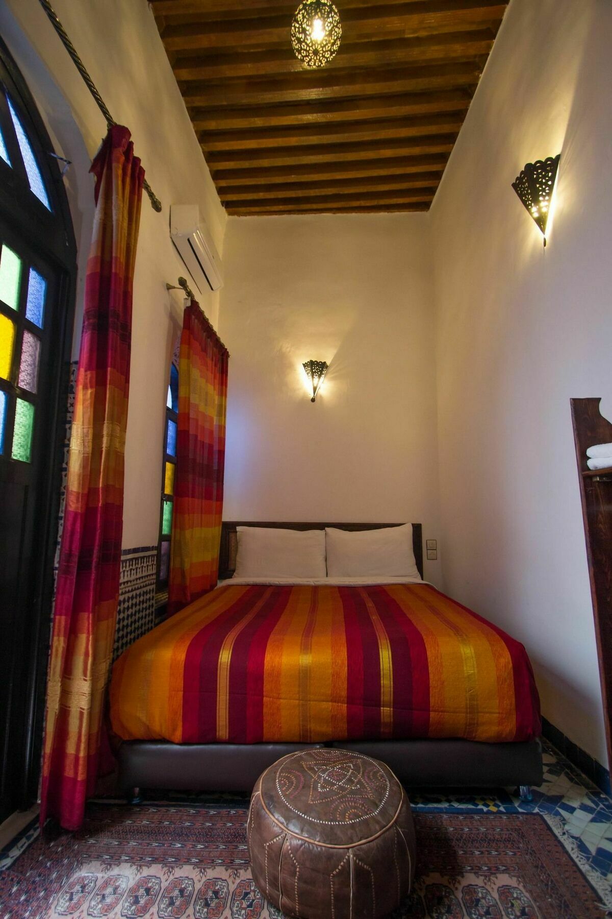 Riad Taha เฟส ภายนอก รูปภาพ