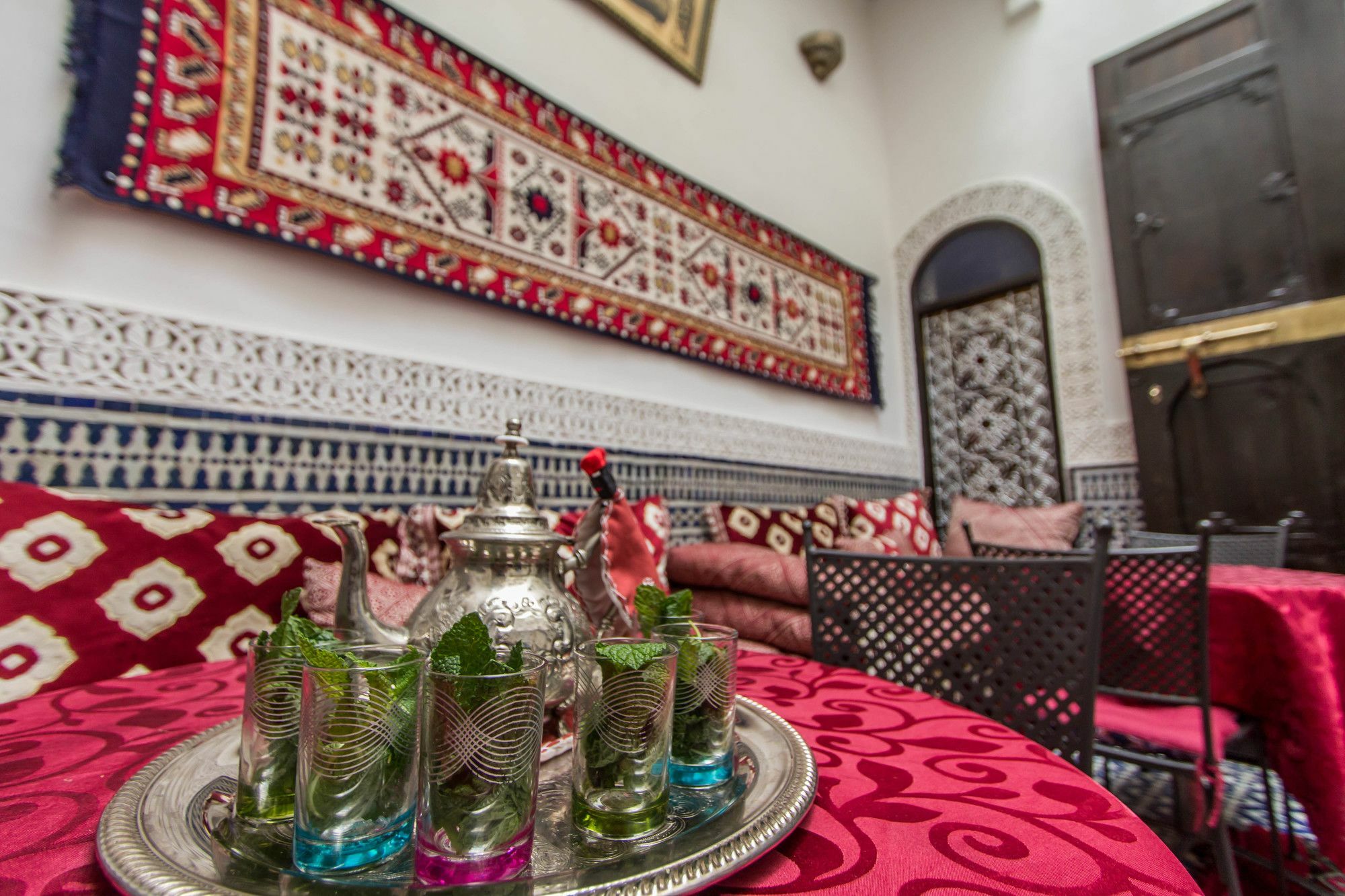 Riad Taha เฟส ภายนอก รูปภาพ