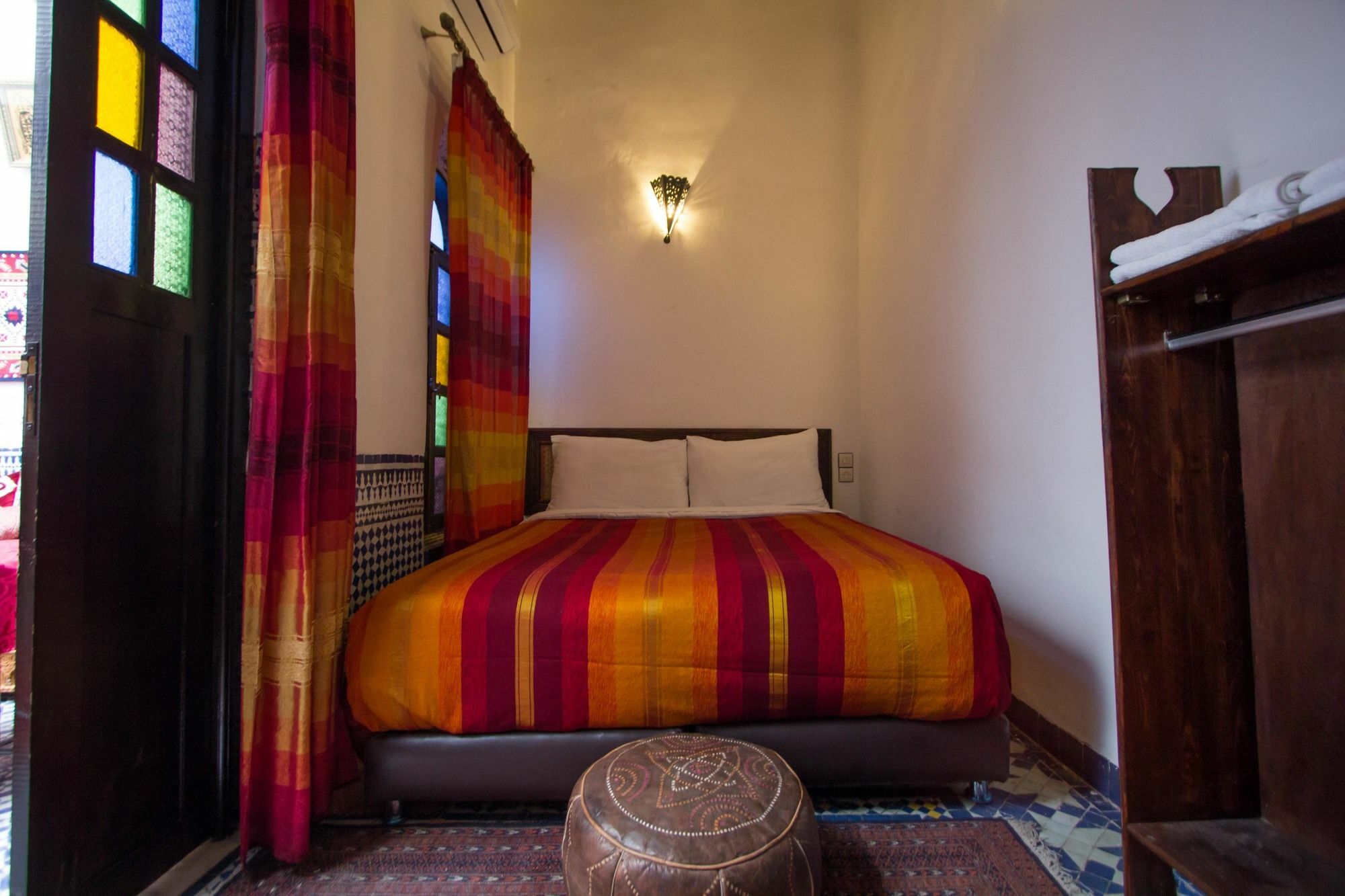 Riad Taha เฟส ภายนอก รูปภาพ